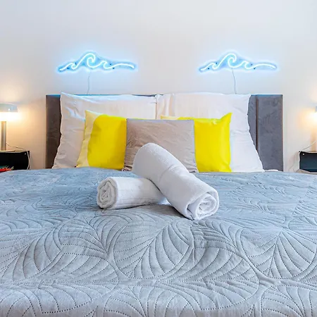 Sadebo Wave 6 Gaeste 2 Schlafzimmer 1 Wohnzimmer Apartment Lubeck